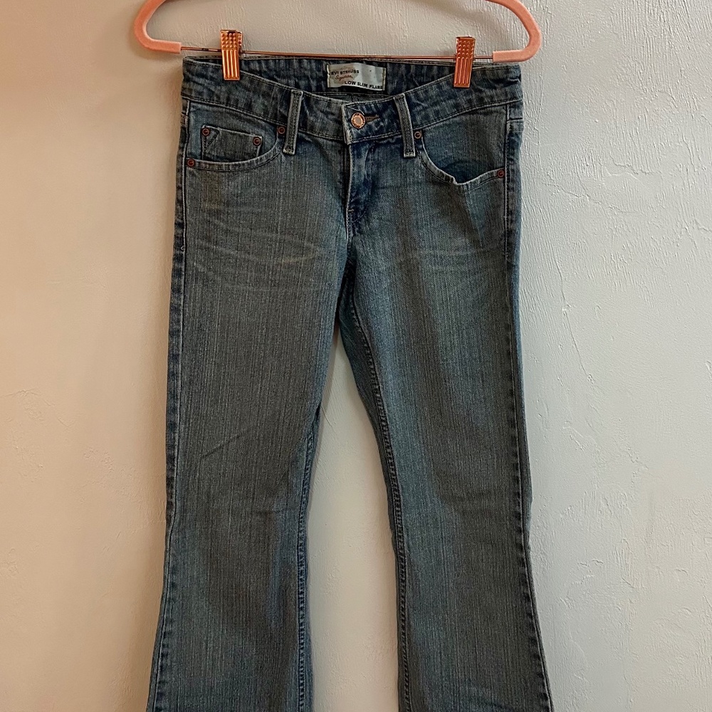Levi Strauss Low Slim Flare Juniors Size: 1 Medium